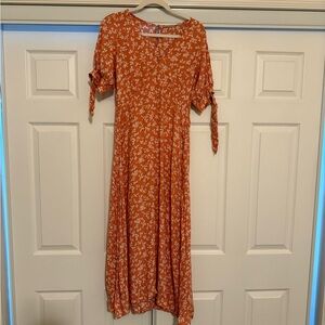 Kivari Floral midi dress